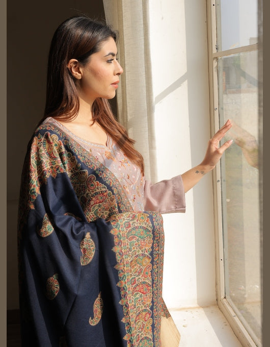 Jacquard woolen stole