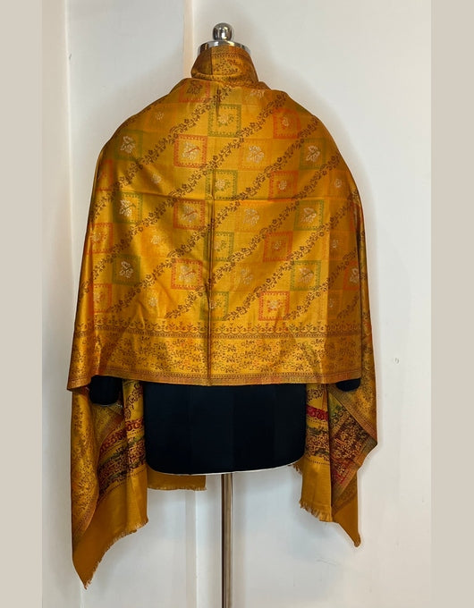 Jacquard woolen stole