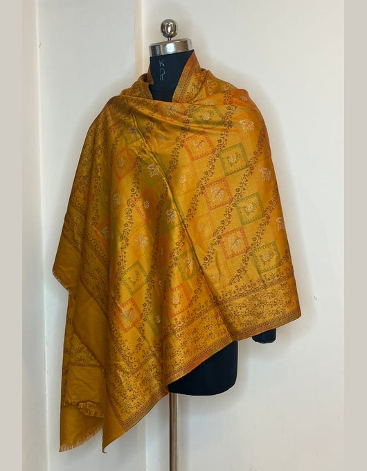 Jacquard woolen stole
